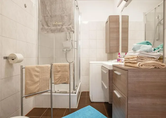 Cozy Augarten Apartment Vienna