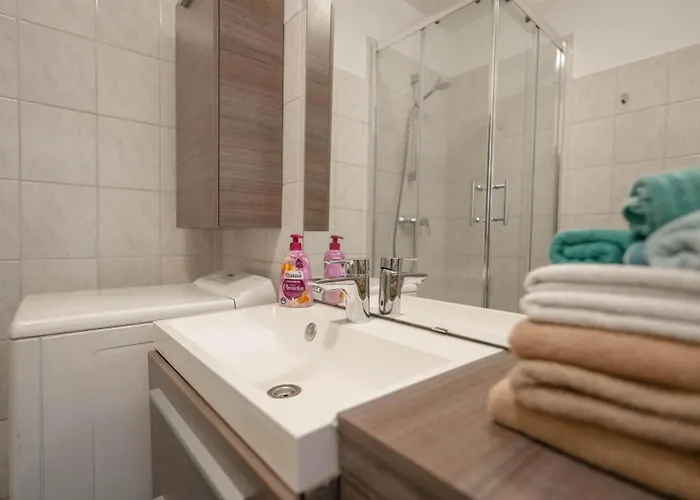 Cozy Augarten Apartment Vienna